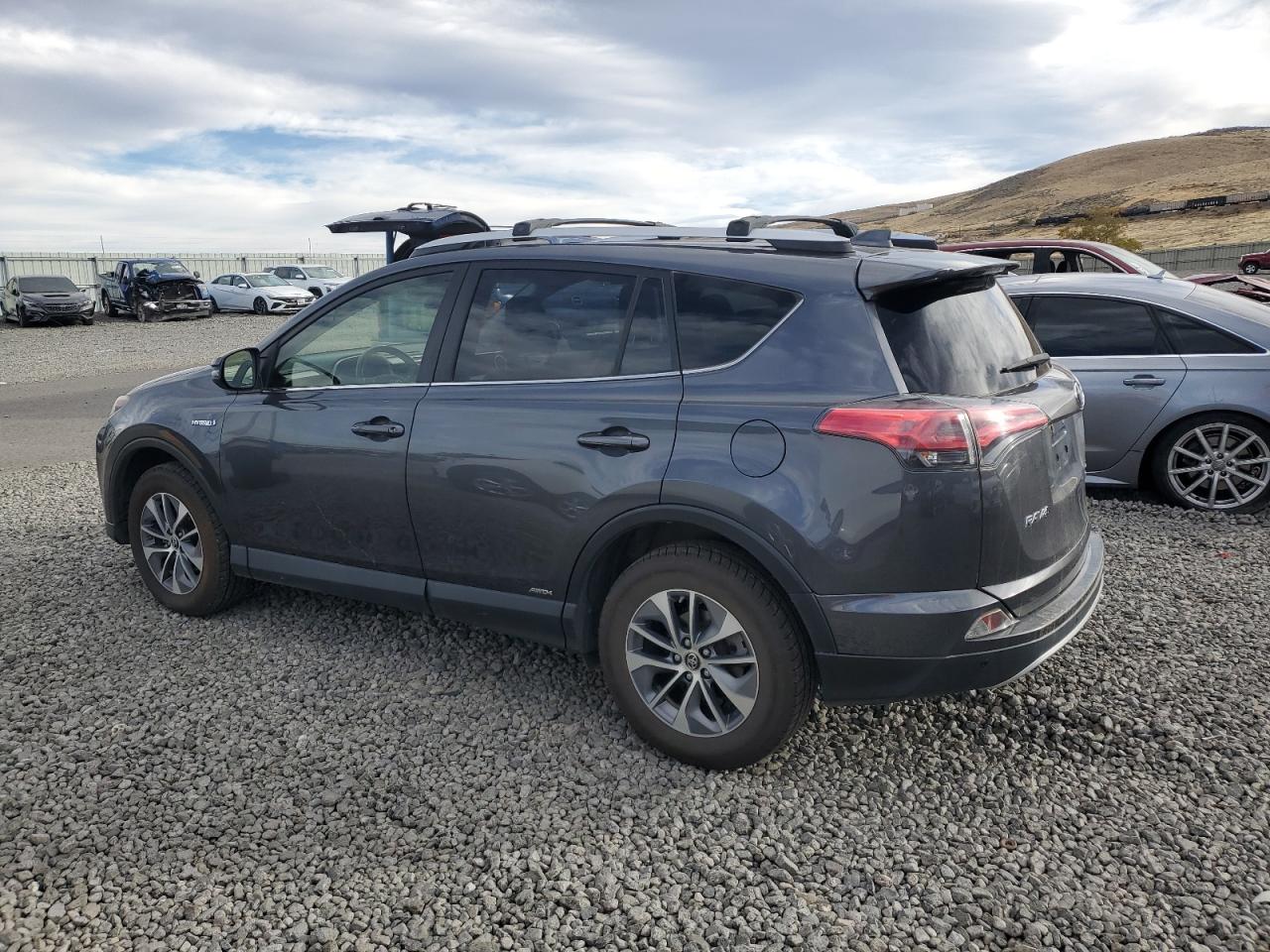 TOYOTA RAV4 XLE