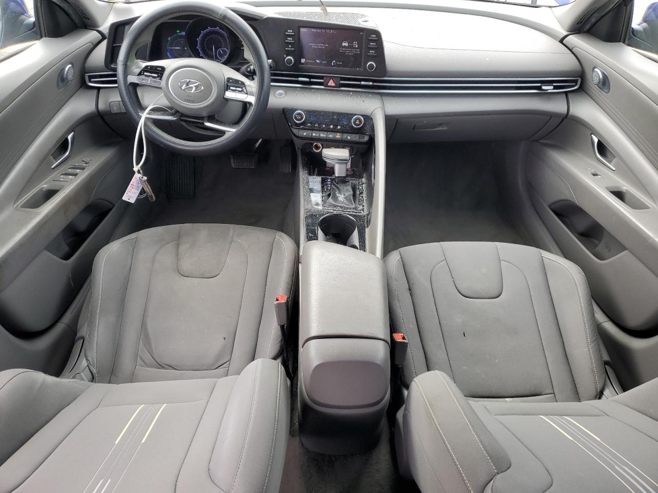 HYUNDAI ELANTRA BLUE