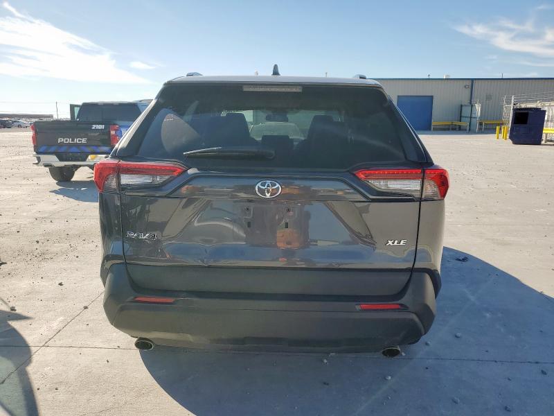 2021 TOYOTA RAV4 XLE P #3301948429