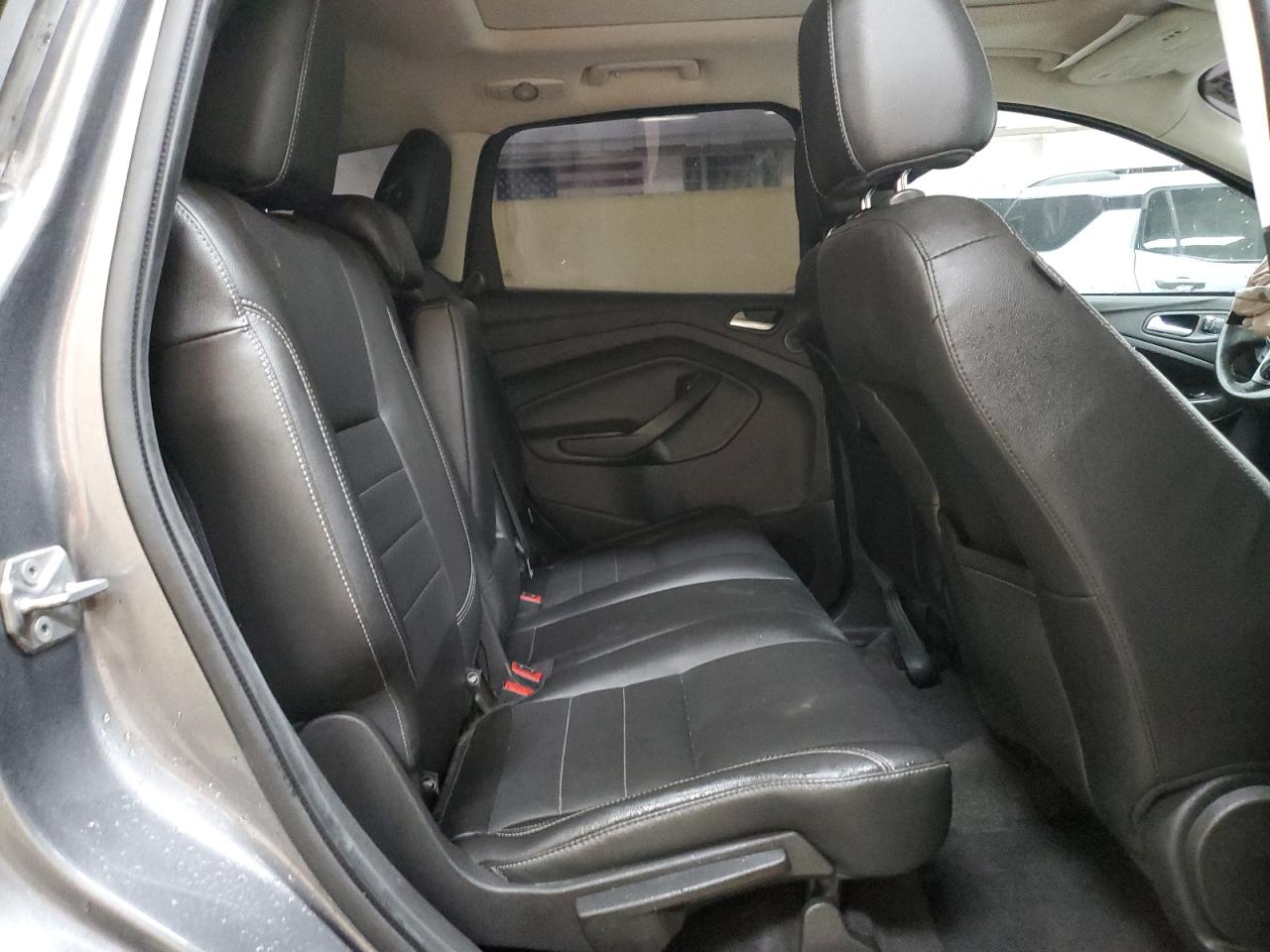 FORD ESCAPE TITANIUM