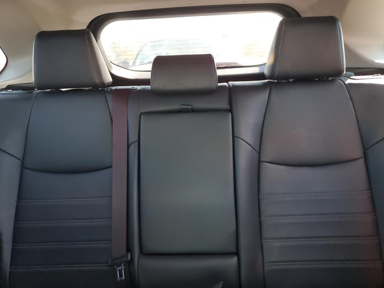 TOYOTA RAV4 XLE PREMIUM