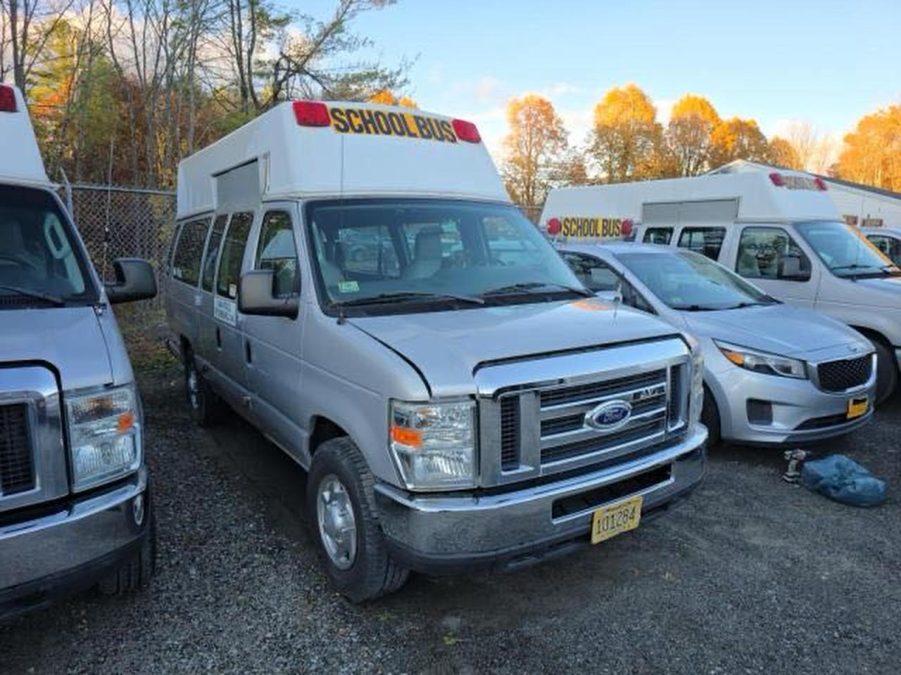 FORD ECONOLINE E250 VAN