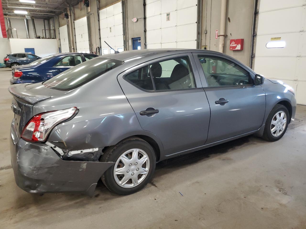 NISSAN VERSA S