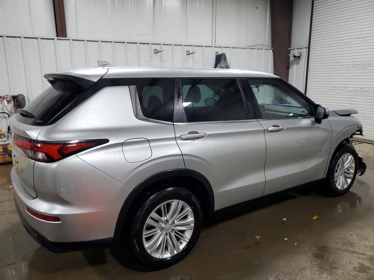 MITSUBISHI OUTLANDER ES