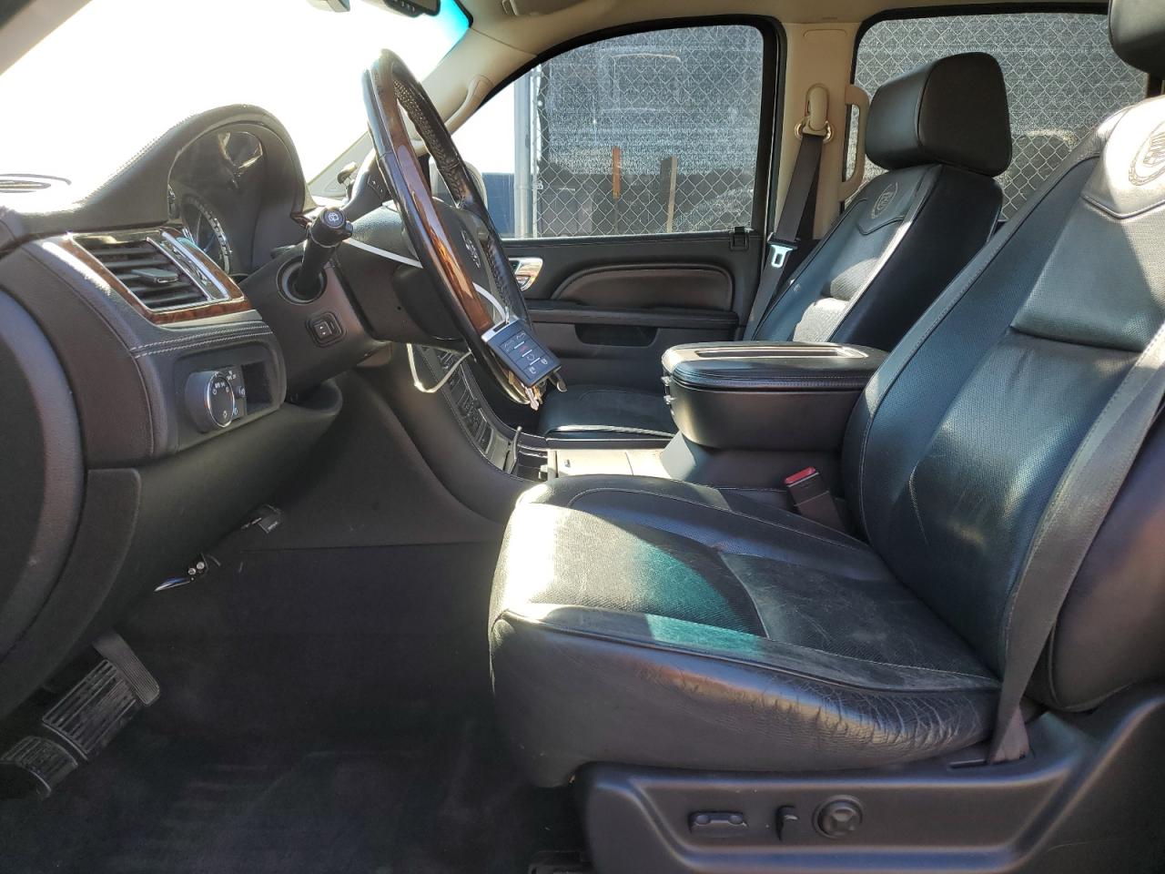 CADILLAC ESCALADE ESV PLATINUM