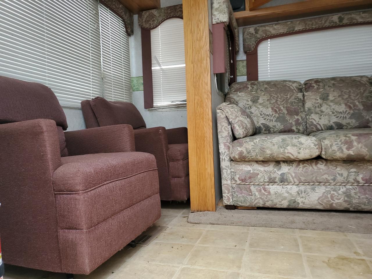 Lot #3280640385 2003 UNK TRAILER