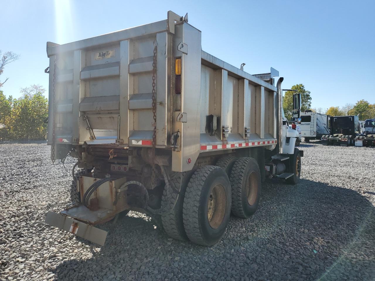 Lot #3283880428 2011 INTERNATIONAL 7000 7500