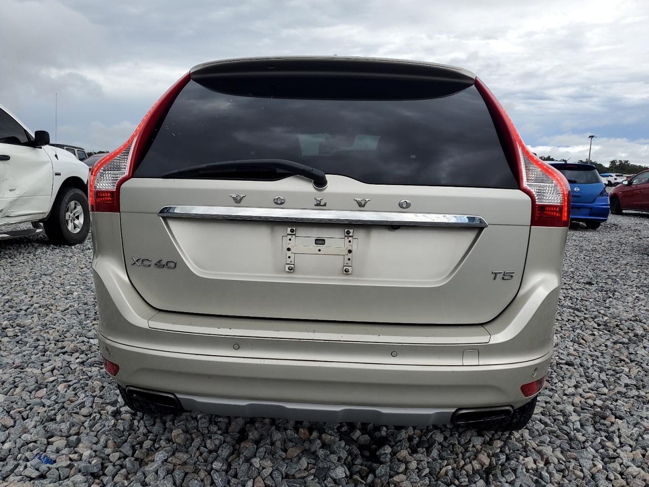 VOLVO XC60 T5 INSCRIPTION