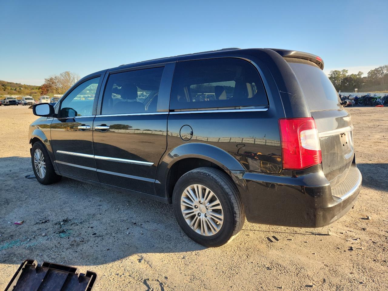 CHRYSLER TOWN & COUNTRY TOURING L