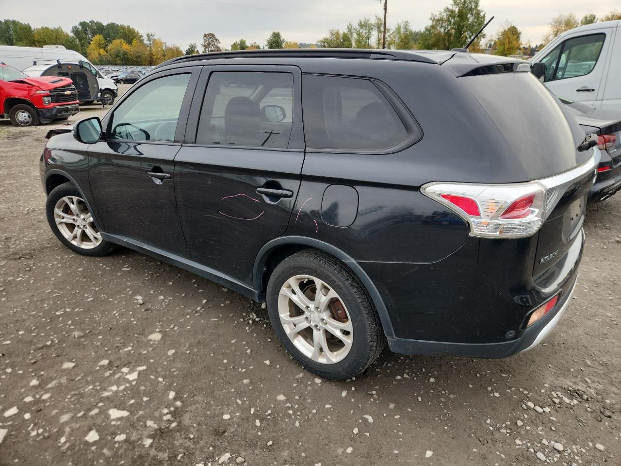 MITSUBISHI OUTLANDER SE