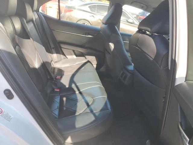 2018 TOYOTA CAMRY HYBR 4T1B21HK9JU008733