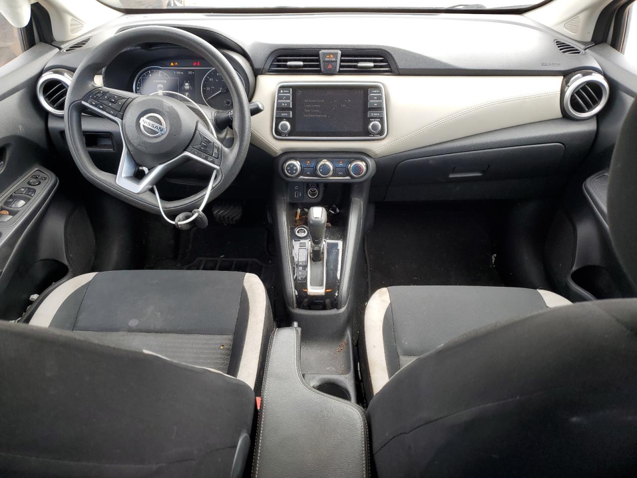 NISSAN VERSA SV