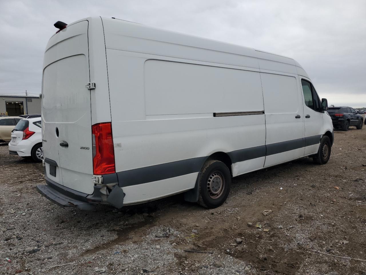 MERCEDES-BENZ SPRINTER 2500