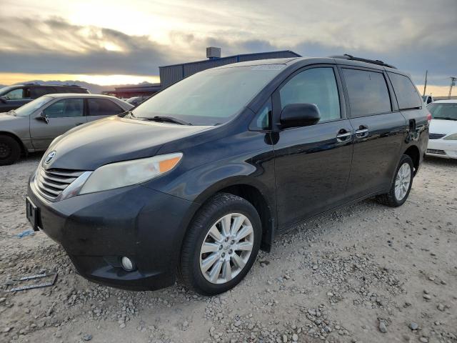 TOYOTA SIENNA XLE