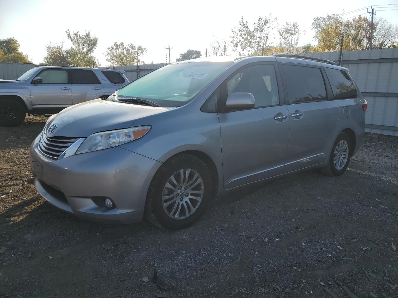 TOYOTA SIENNA XLE