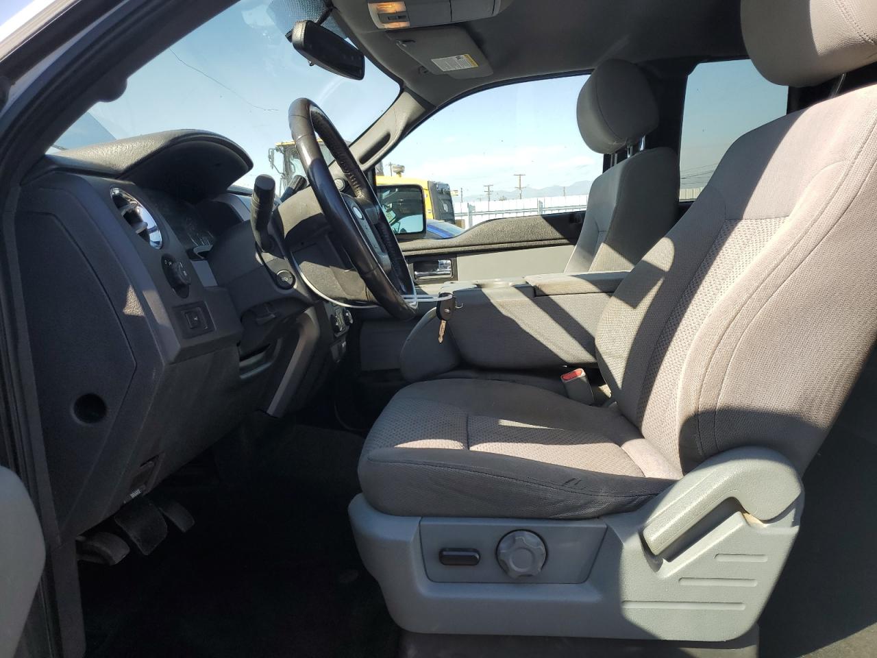 FORD F-150 SUPER CAB