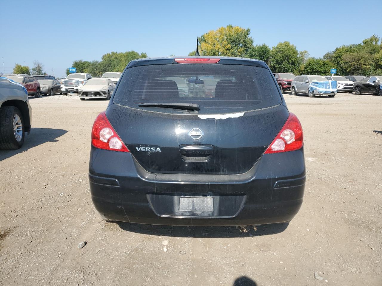 NISSAN VERSA S