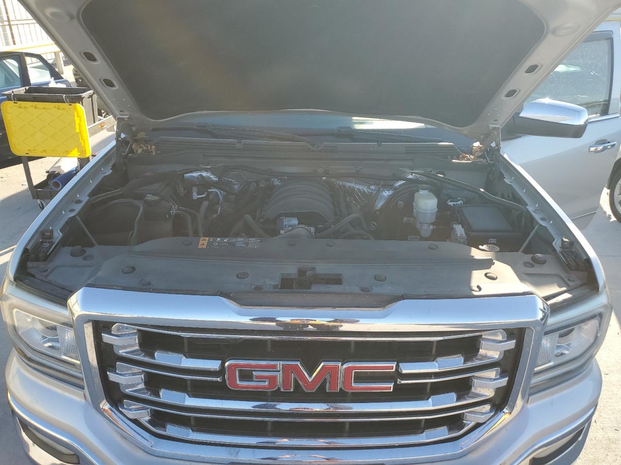 GMC SIERRA C1500 SLT