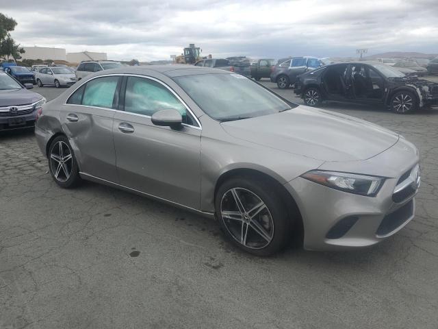 2019 MERCEDES-BENZ A 220 WDD3G4EB3KW021697