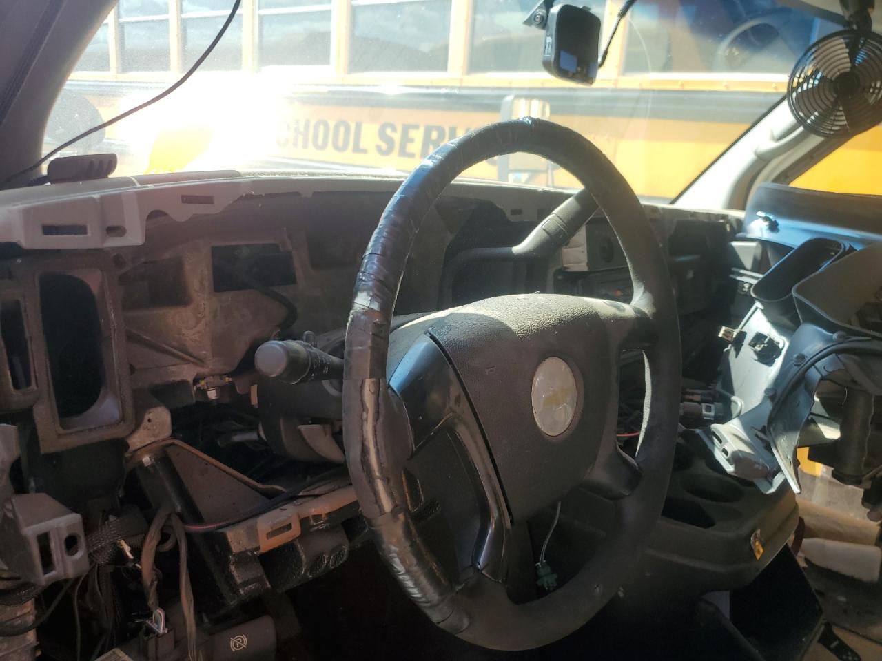 Lot #3273801366 2011 CHEVROLET BANTAM G3500