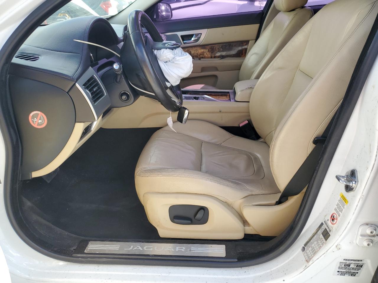 JAGUAR XF 2.0T PREMIUM