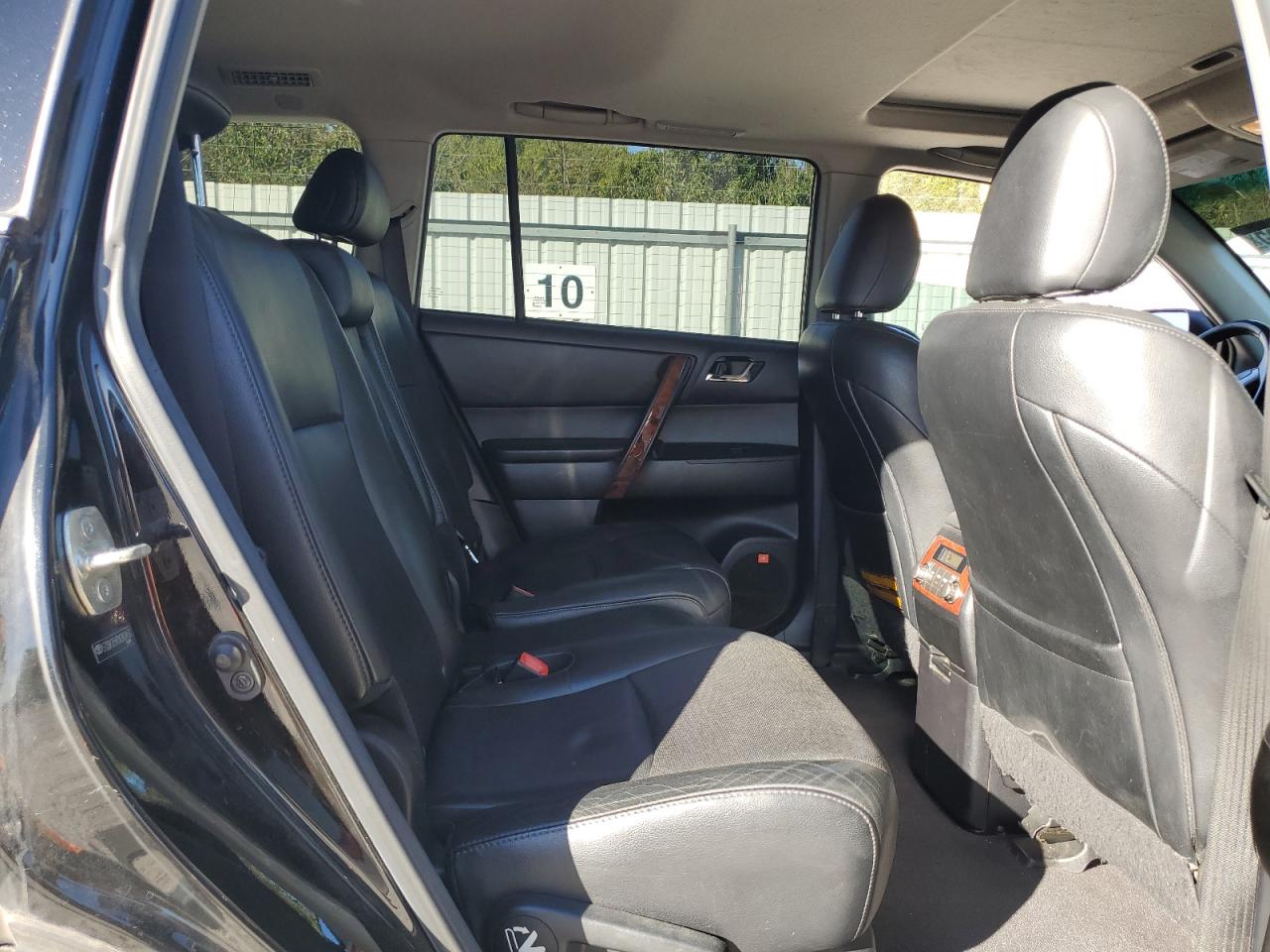 TOYOTA HIGHLANDER LIMITED