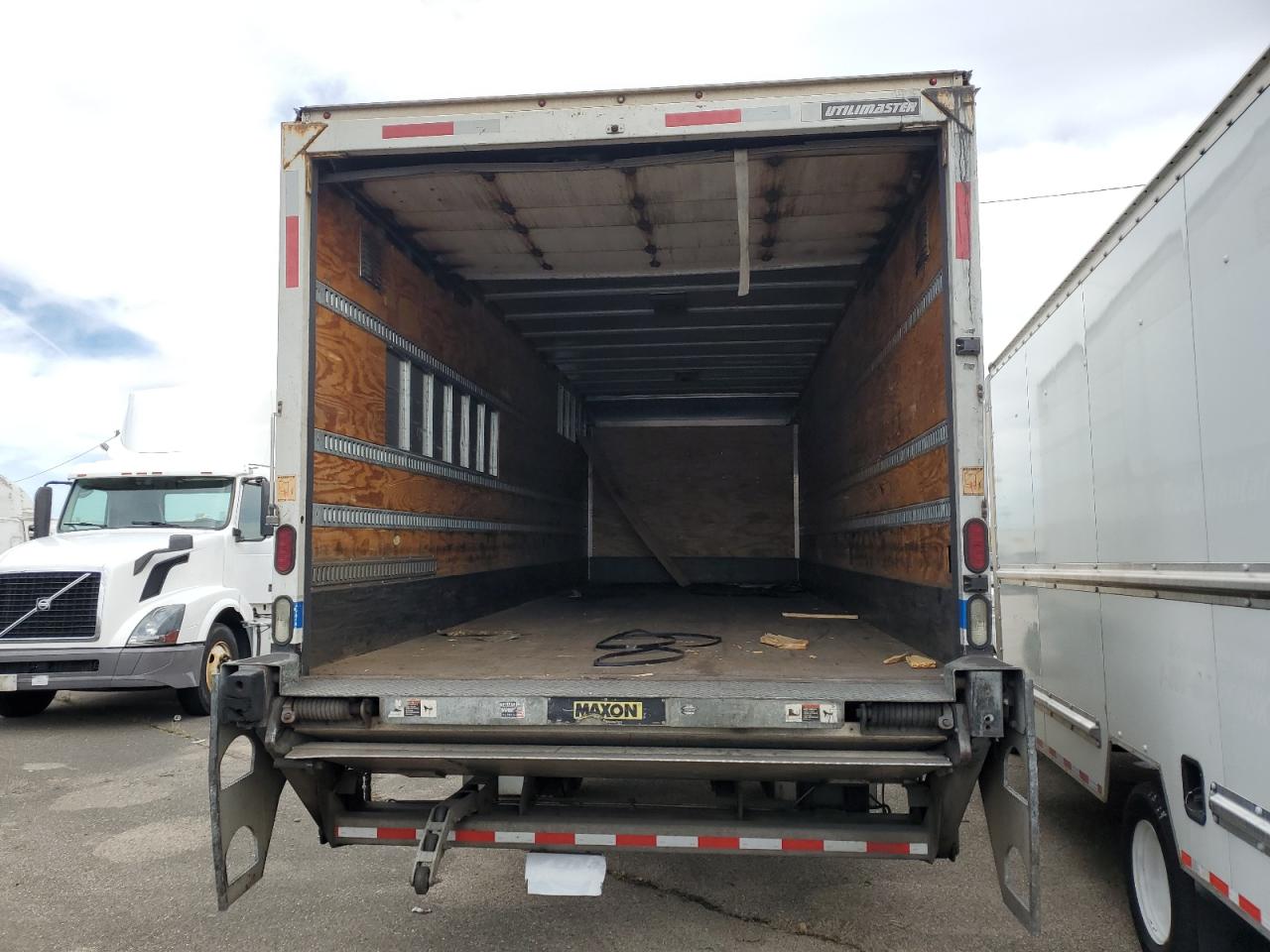 Lot #3301984413 2012 FREIGHTLINER M2 106 MED