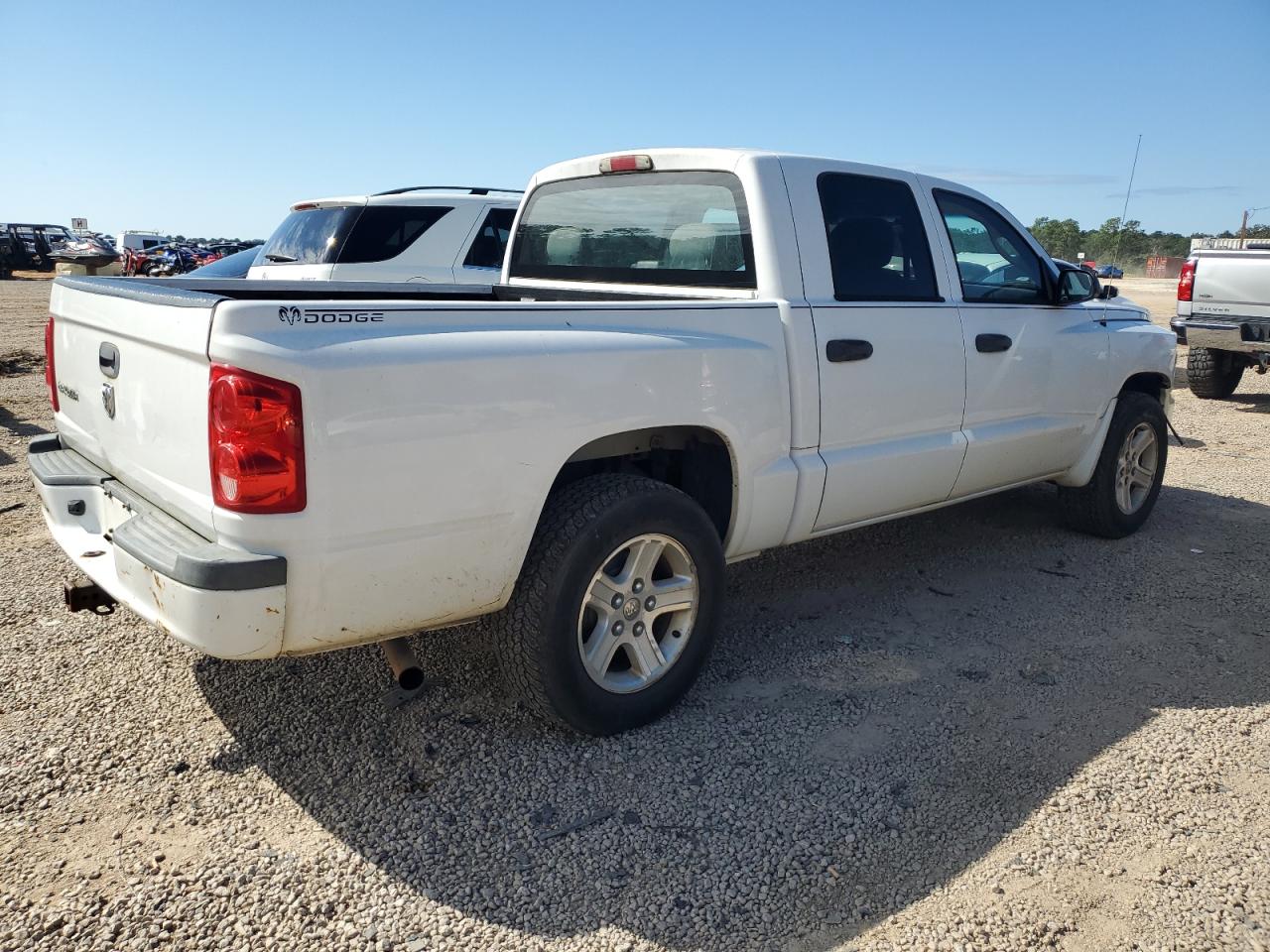 DODGE DAKOTA SLT