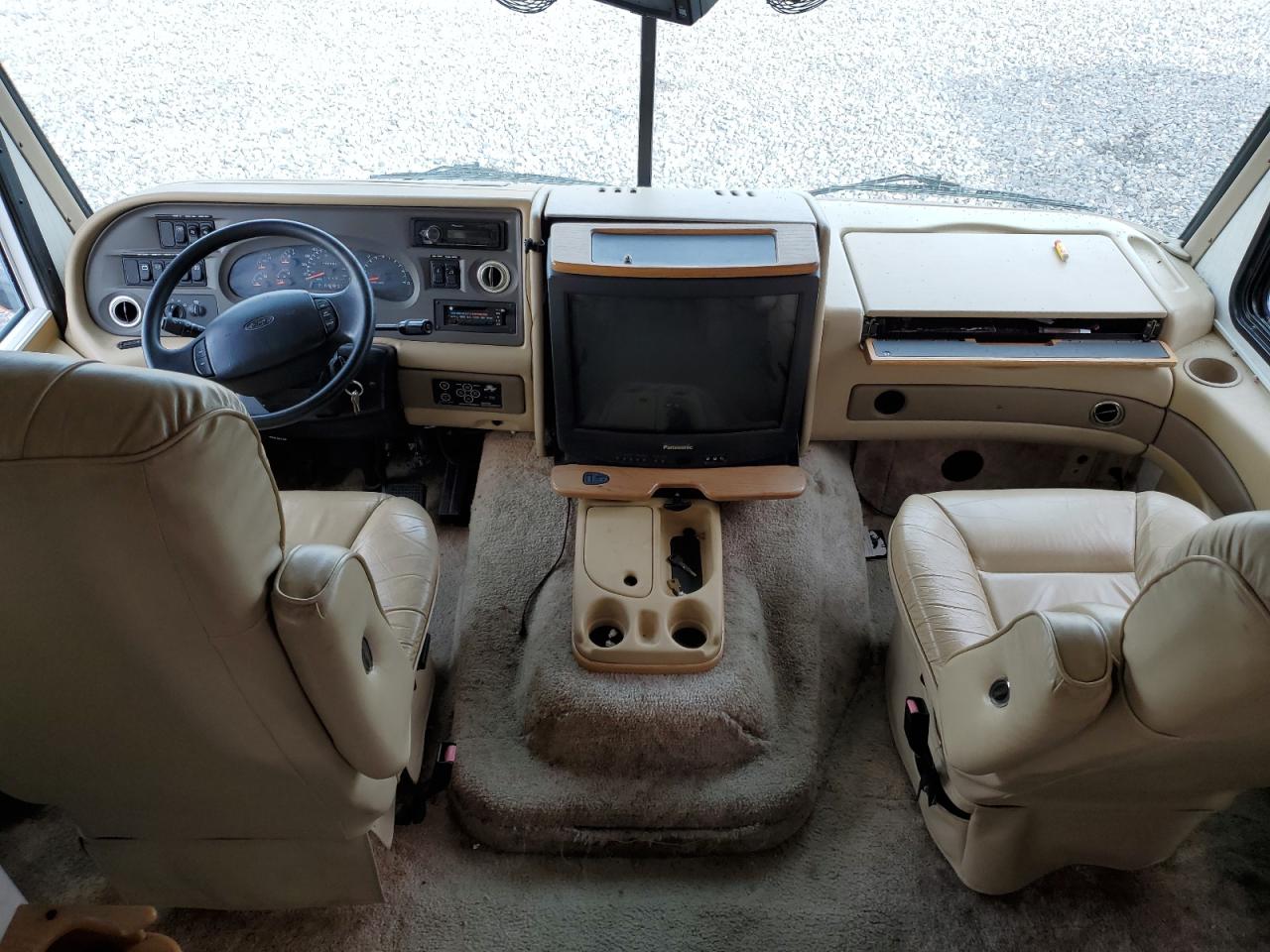 Lot #3264648917 1999 FLEETWOOD PACE ARROW