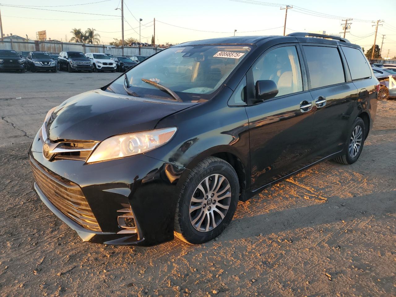 TOYOTA SIENNA XLE