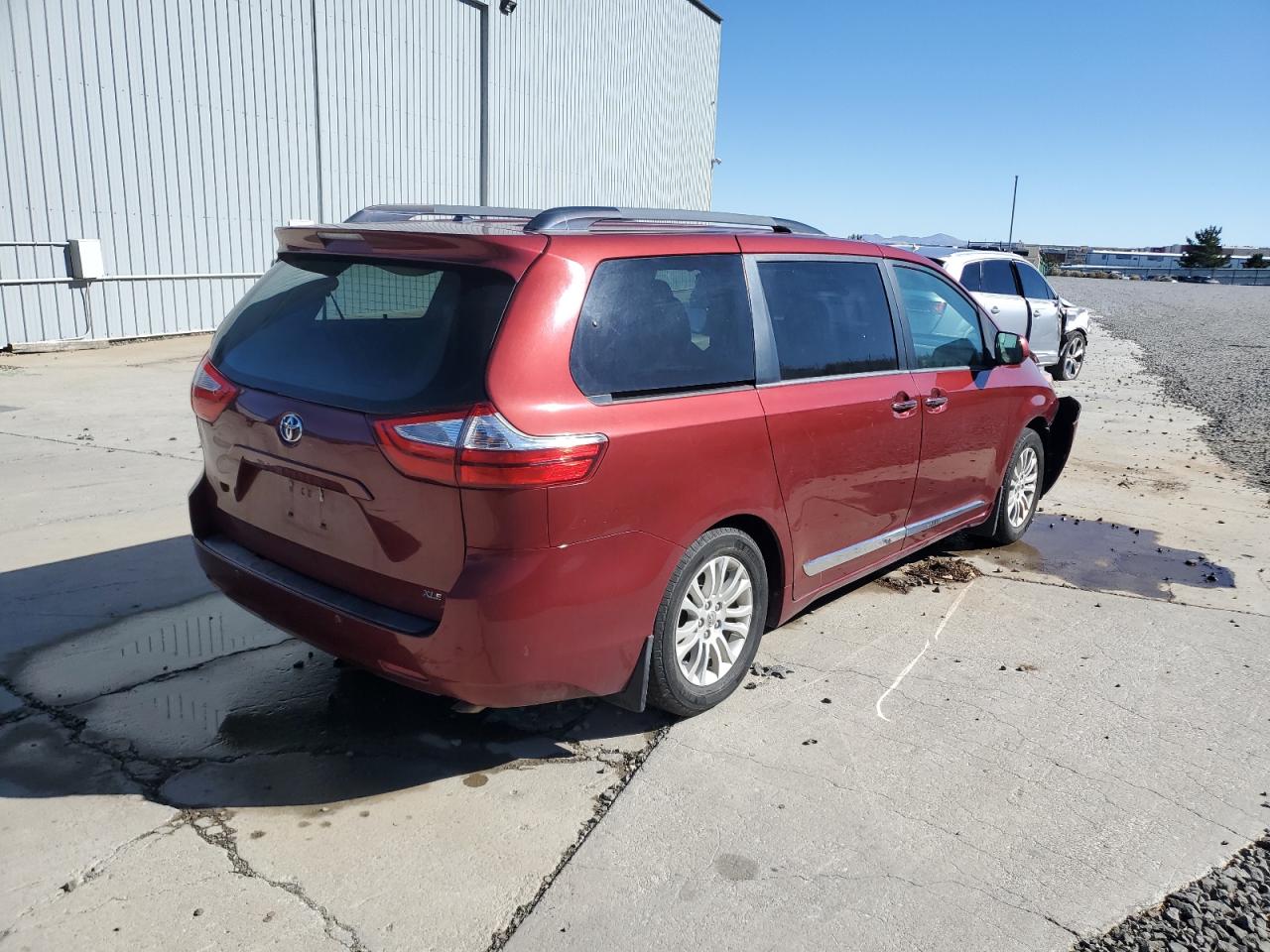 TOYOTA SIENNA XLE