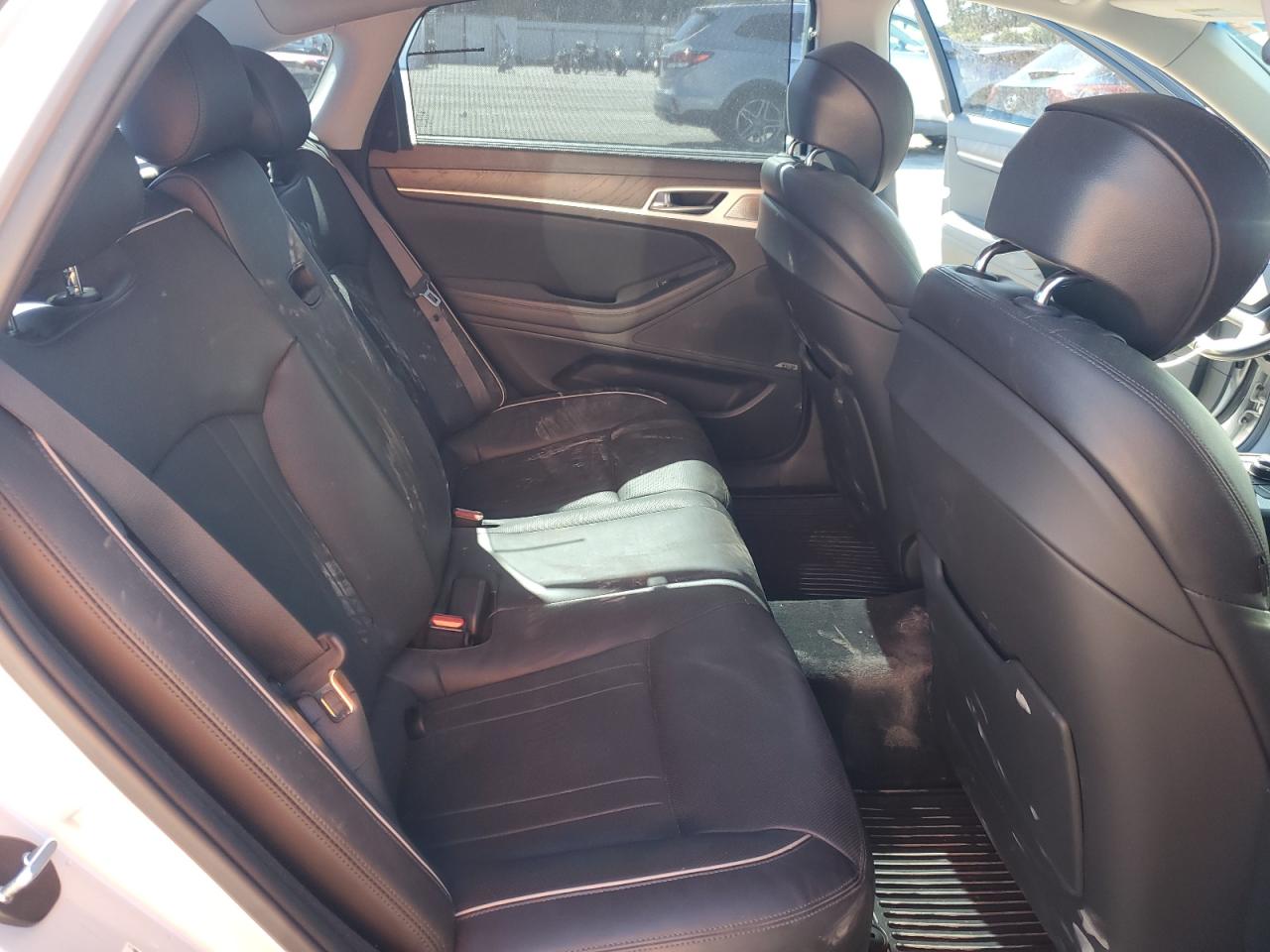 HYUNDAI GENESIS BASE