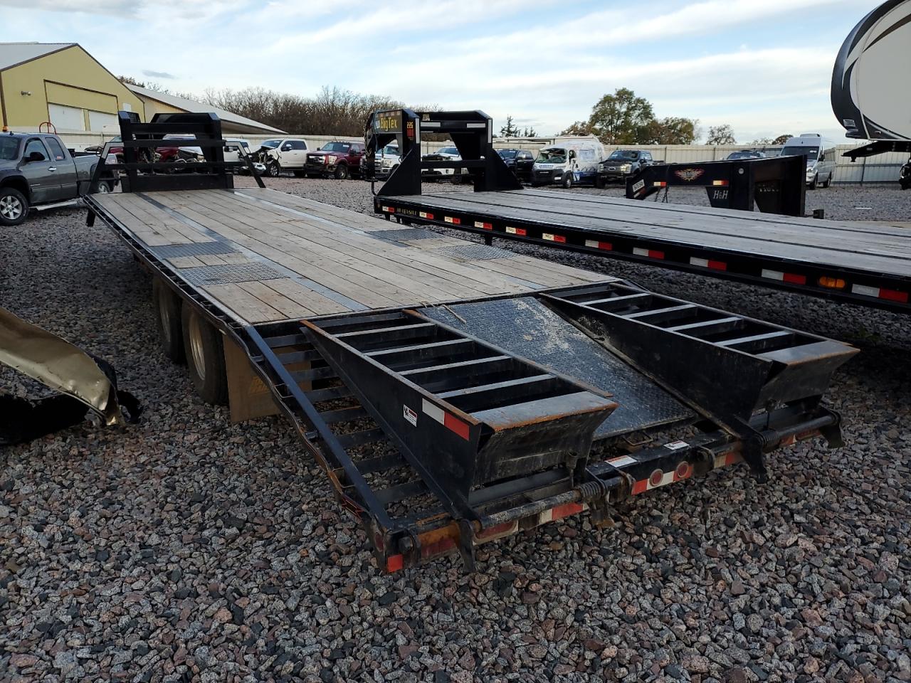 Lot #3287621019 2024 DIAMOND T 10228DTF