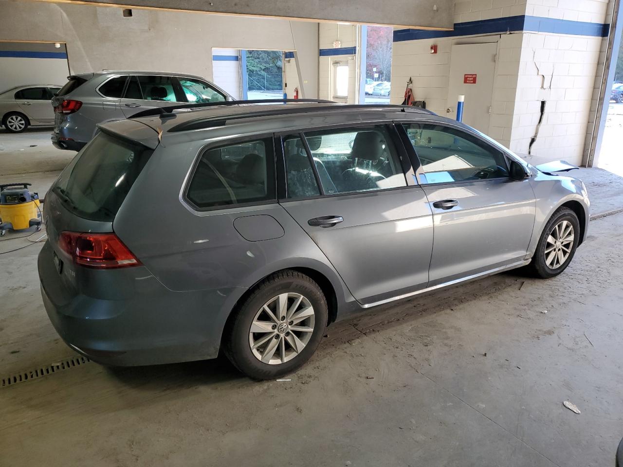 VOLKSWAGEN GOLF SPORTSVAN S