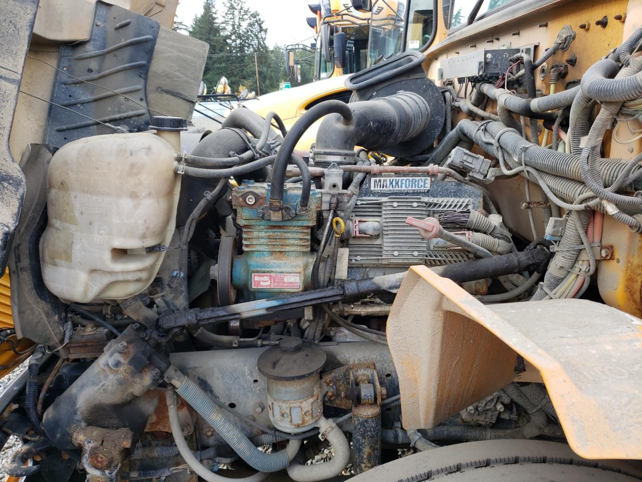 Lot #3279529275 2009 IC CORPORATION 3000 CE