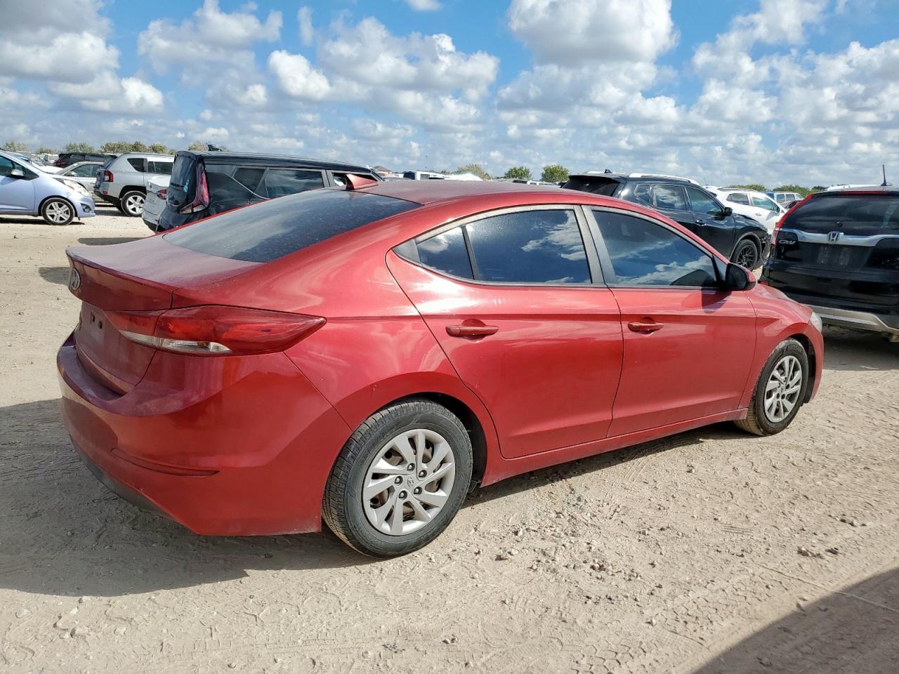 HYUNDAI ELANTRA SE