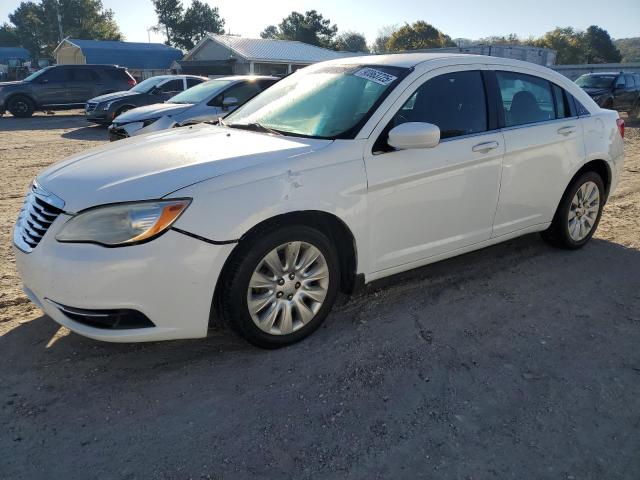 Global Auto Auctions: 2014 CHRYSLER 200 LX