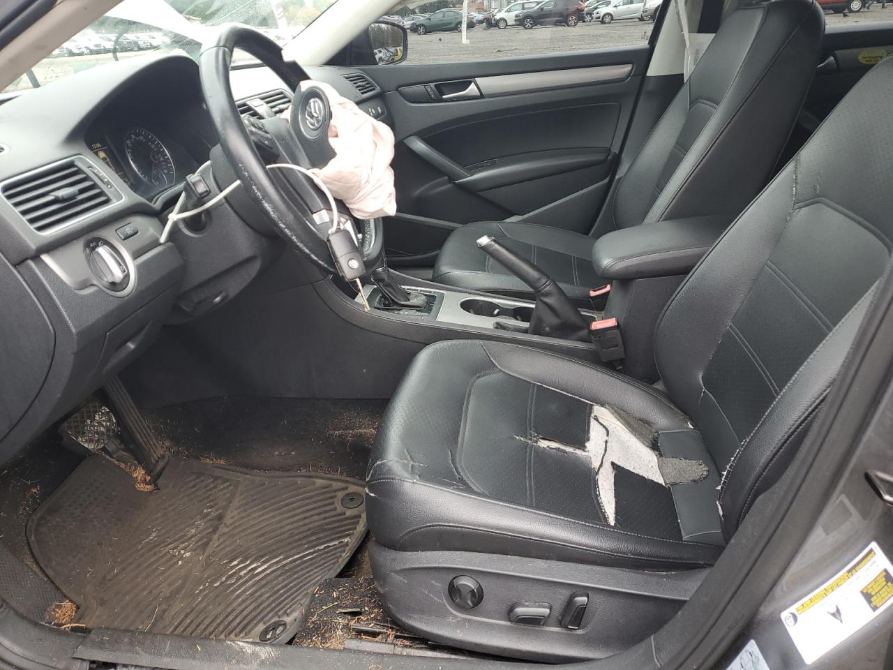 VOLKSWAGEN PASSAT SE