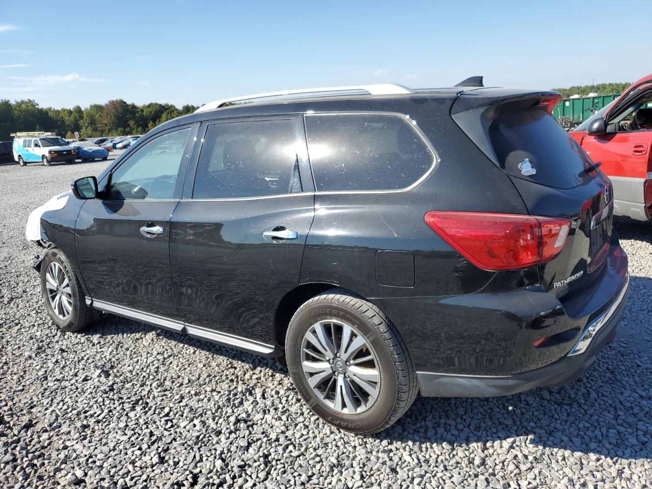 NISSAN PATHFINDER SV