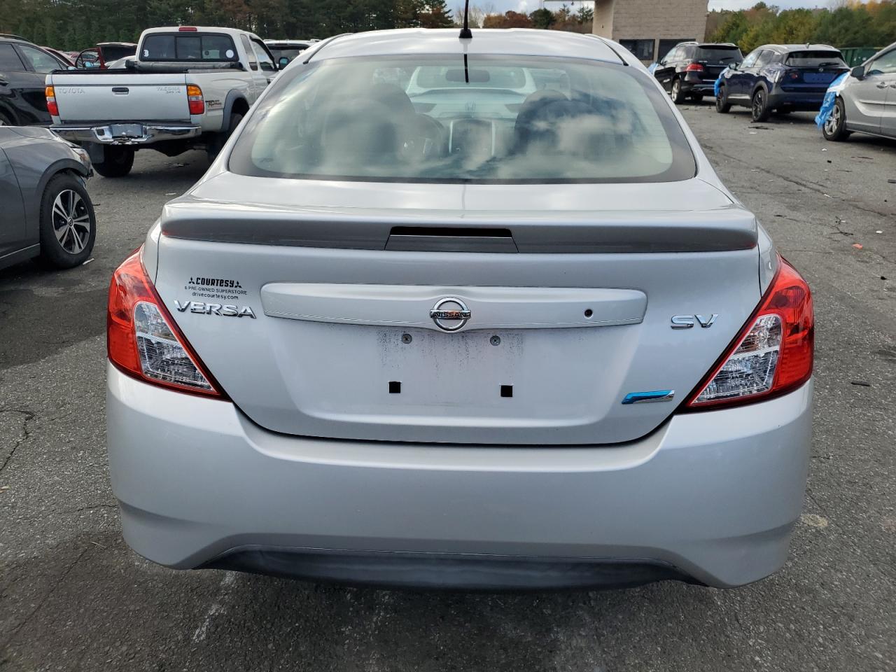 NISSAN VERSA S
