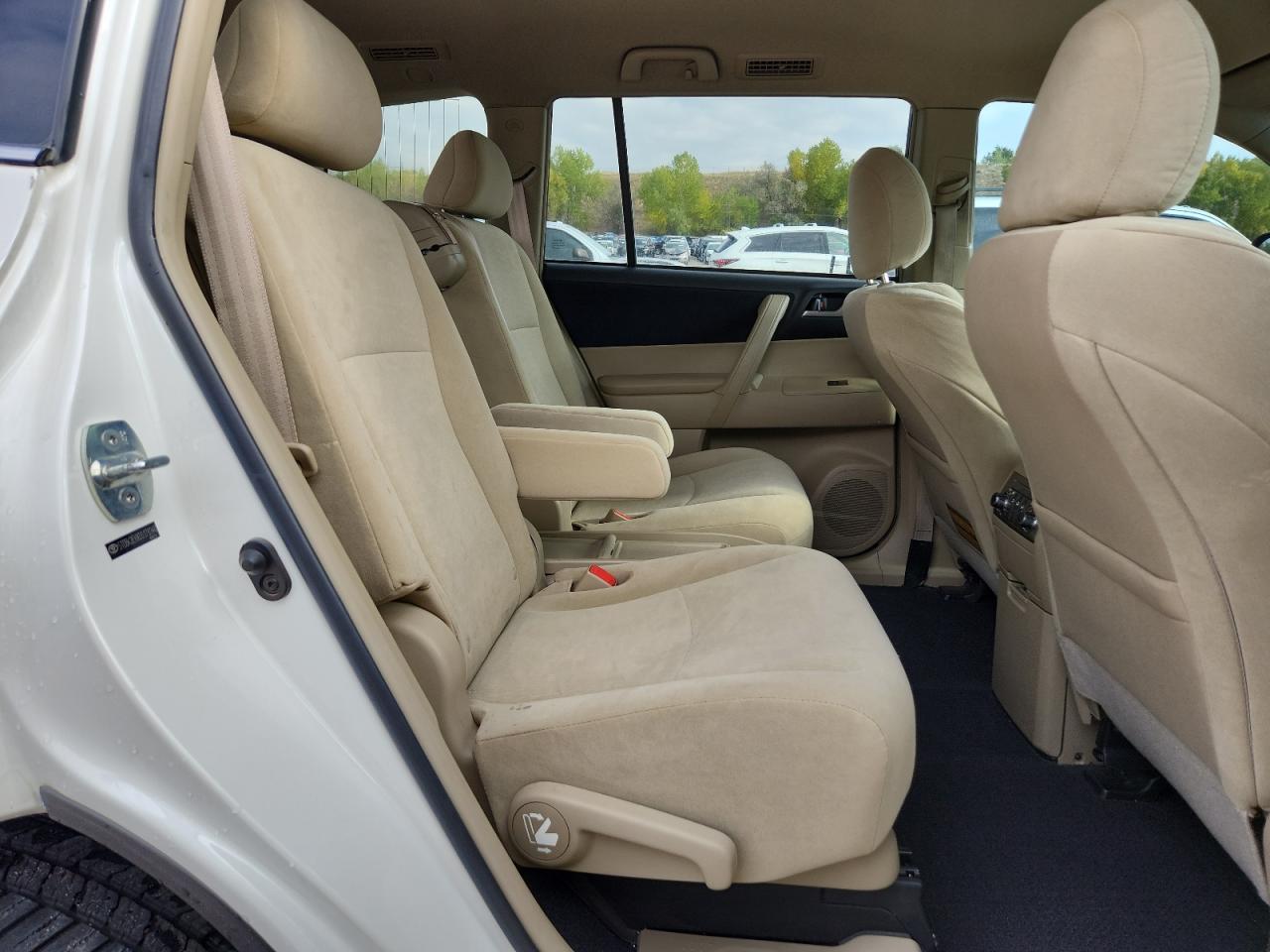 TOYOTA HIGHLANDER BASE