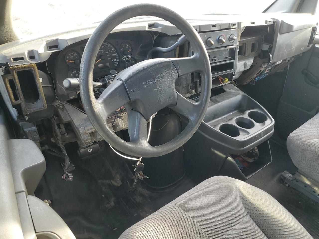 Lot #3256677424 2006 GMC SAVANA CUTAWAY G3500