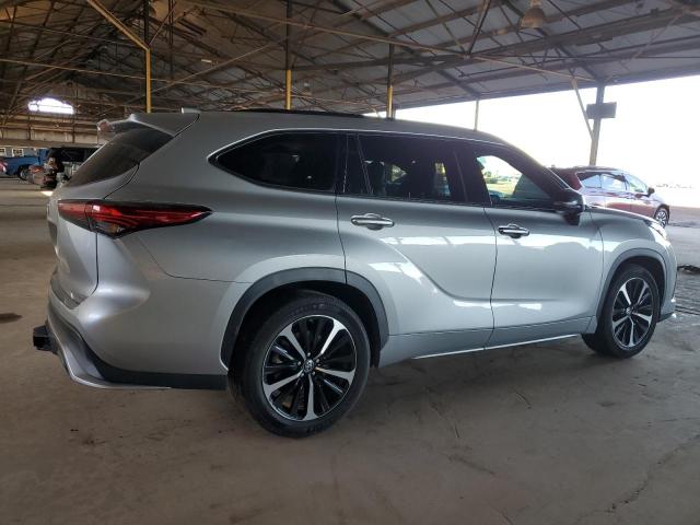 2022 TOYOTA HIGHLANDER 5TDJZRAH9NS093933