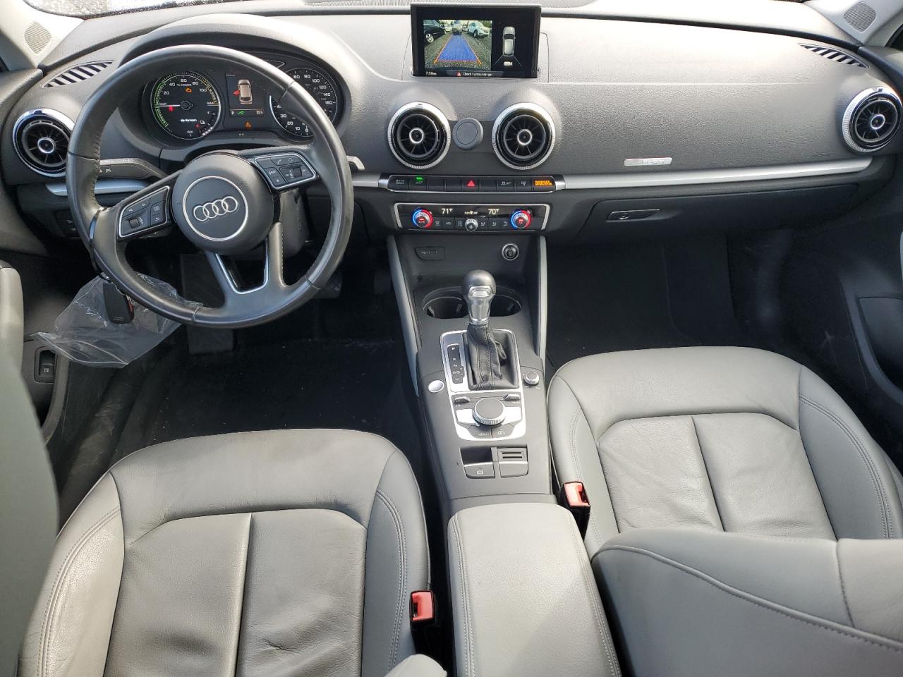 AUDI A3 E-TRON PREMIUM