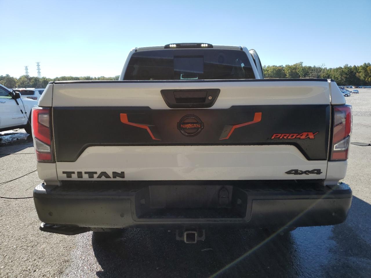 NISSAN TITAN SV