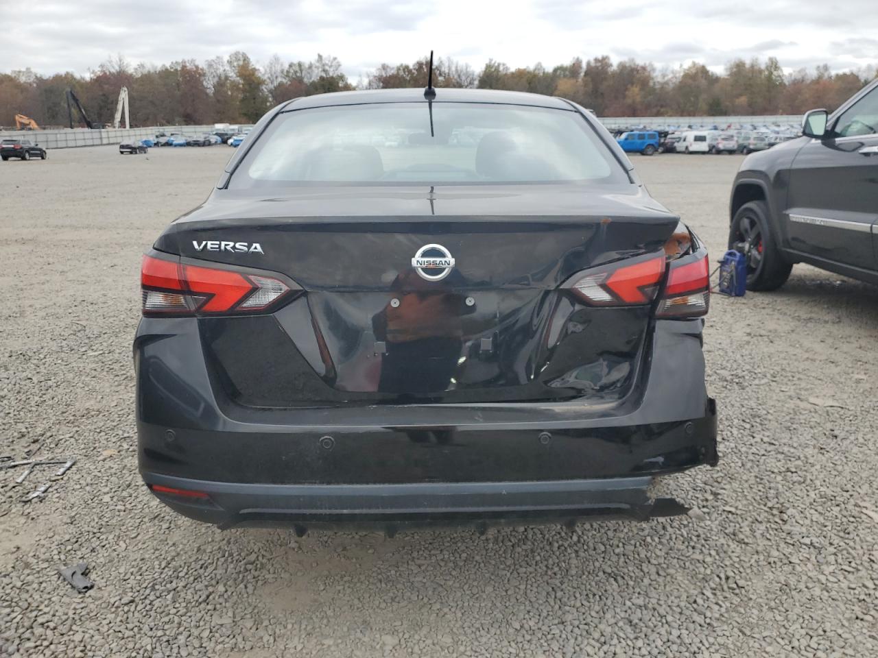 NISSAN VERSA S