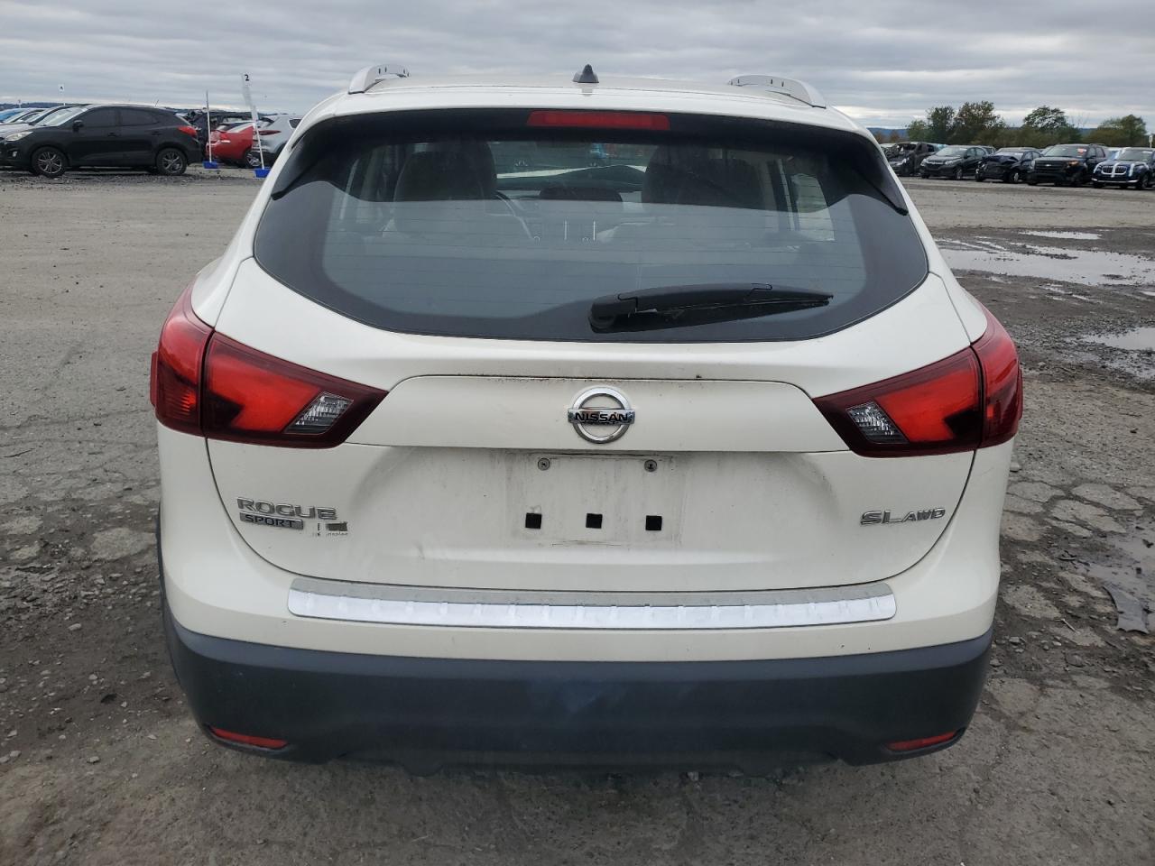 NISSAN ROGUE SPORT S