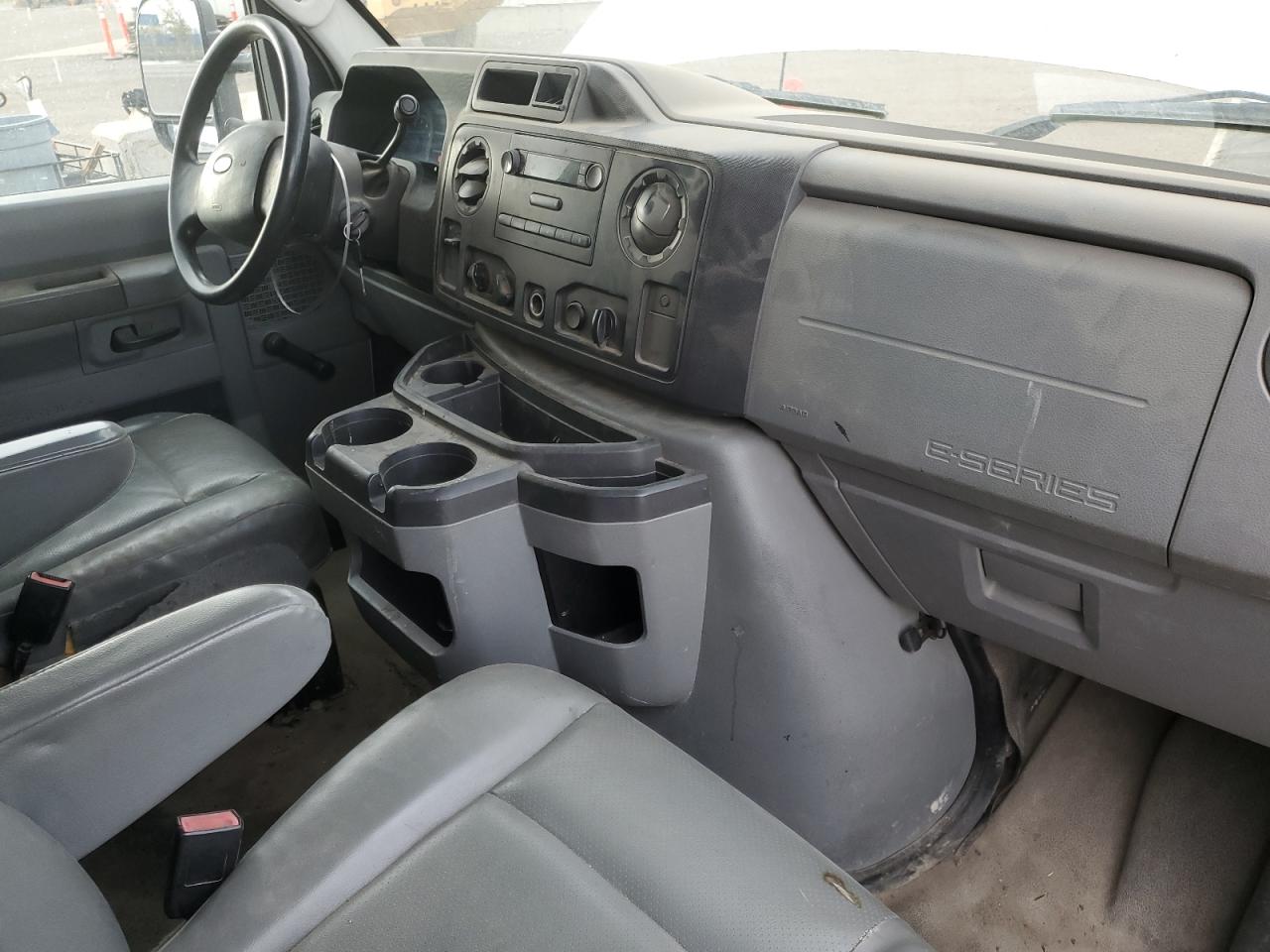 FORD ECONOLINE E250 VAN