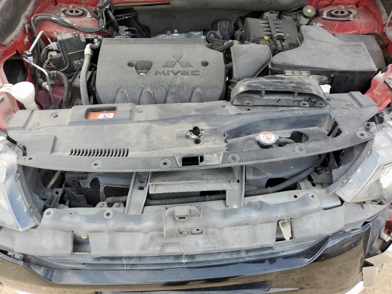 MITSUBISHI OUTLANDER SE