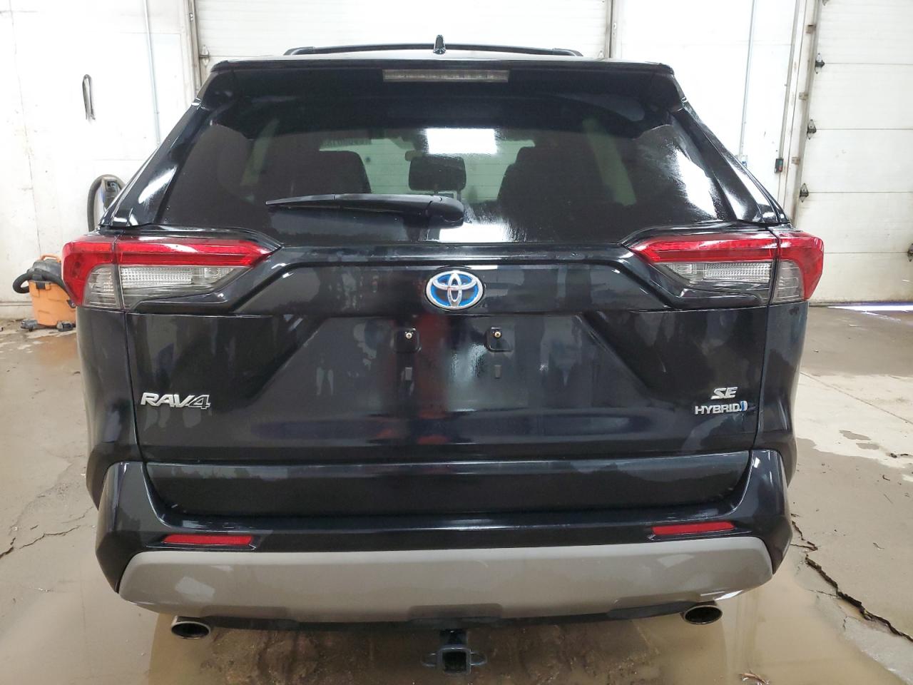 TOYOTA RAV4 SE